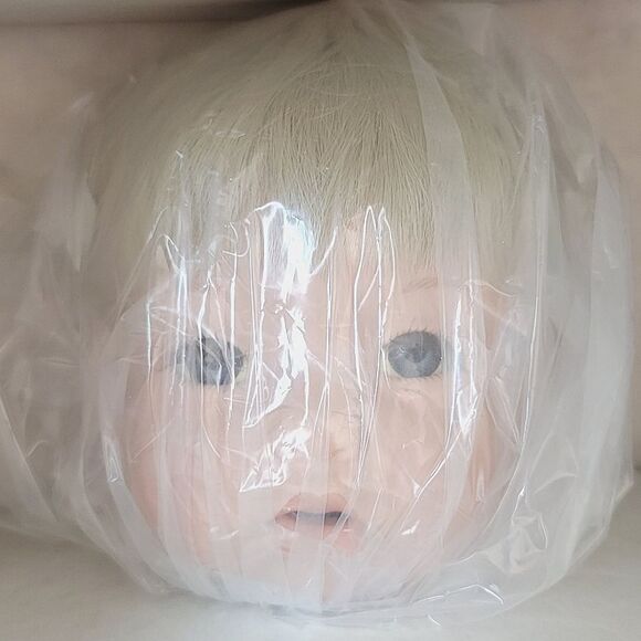 Vintage Ashton-Drake Galleries "All Gone" From The "Baby Talk" Collection 1993 - Picture 3 of 8